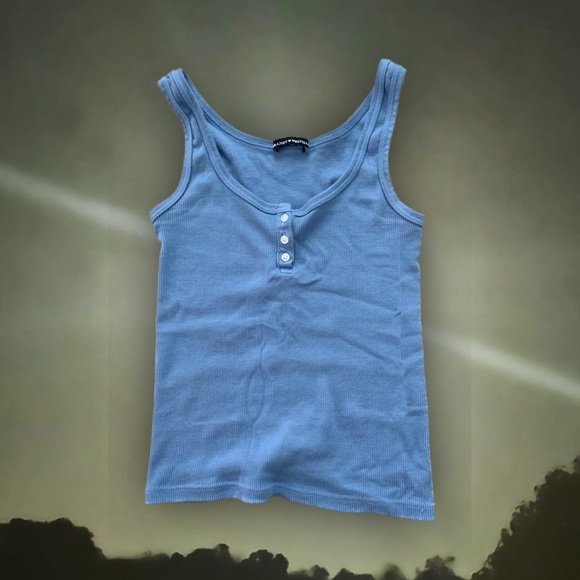 Brandy Melville sky/baby blue tank top with button detail - Picture 2 of 3